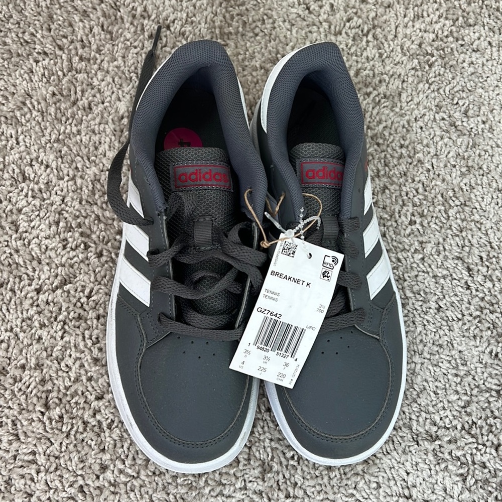 Adidas tennis shoes- Breaknet